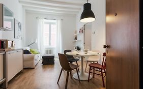 Nest In Brera'S Heart